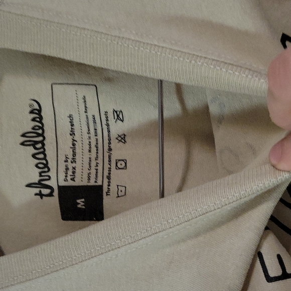 crop top tshirt size L 🥰 - Picture 2 of 2